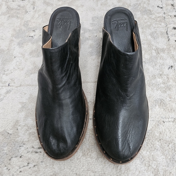 New BEEK Black Mules - Picture 2 of 7